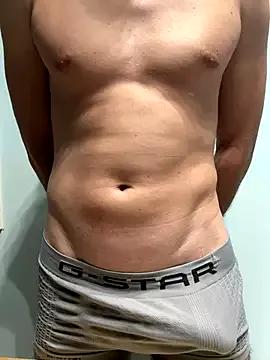 hhhnmg from StripChat