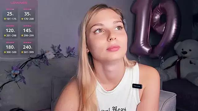 hidden_charm from StripChat is Freechat
