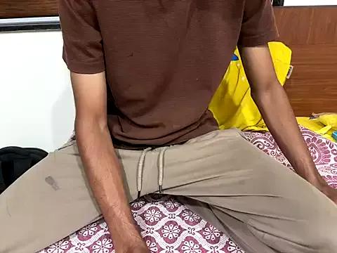 hiddenxdesire from StripChat