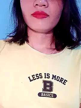Hinna_x from StripChat