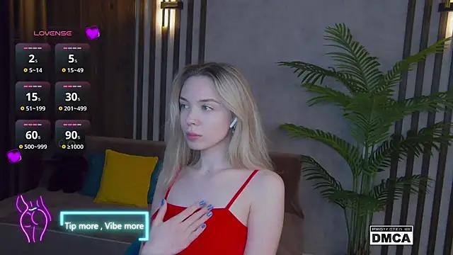 Holl1Would from StripChat