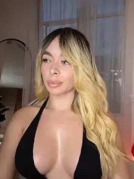 Holli_woul from StripChat