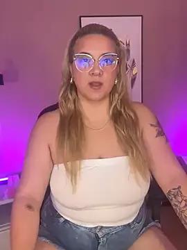 hollie_joliie from StripChat