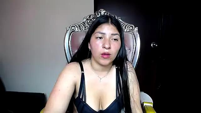 Explore our live girls sluts from our Custom and Multi clubs and checkout exclusive access to highly interactive content, such as shape, hair, titties, pussy type and many more.
