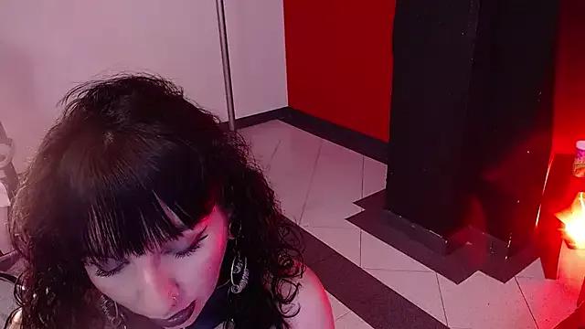 Holly_golden1 from StripChat