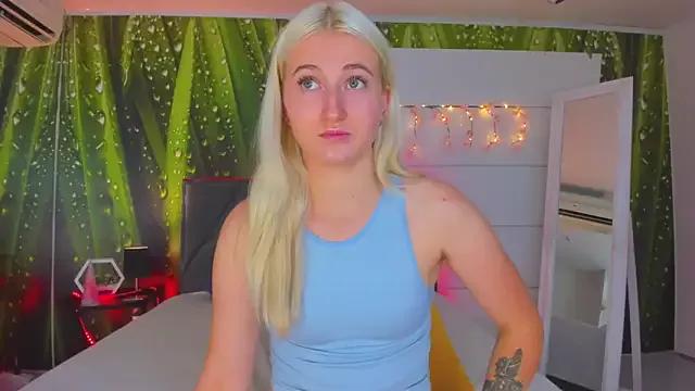 HollyTailors from StripChat is Freechat