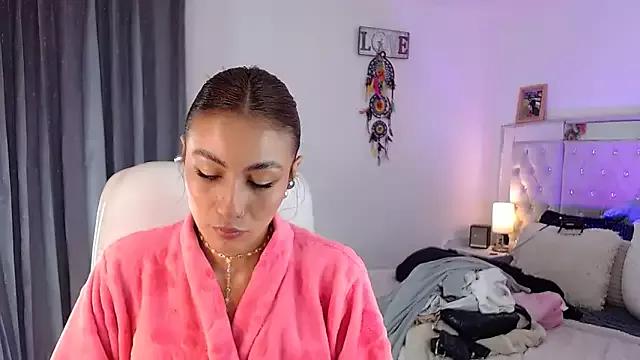 hollythomson from StripChat