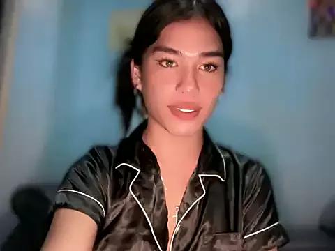 hollywoodxtrans from StripChat