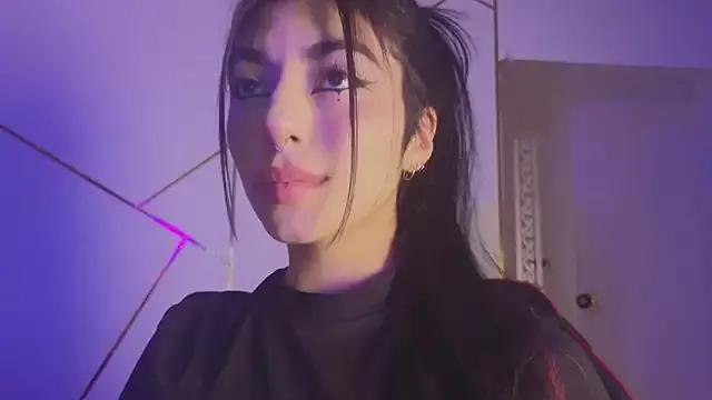 Hollyxx_ from StripChat