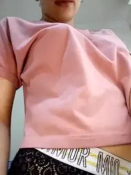HOLY_DOLL webcams show profile image 