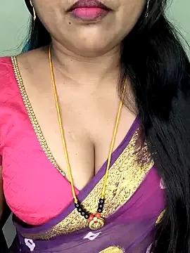 honey-sexy from StripChat is Freechat