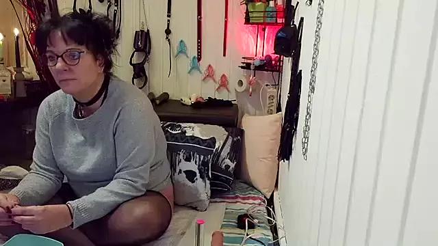 honey47 from StripChat is Freechat