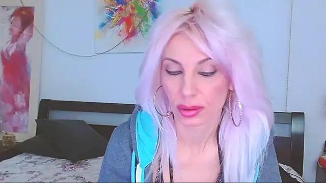 Explore our live girls sluts from our Custom and Multi clubs and checkout exclusive access to highly interactive content, such as shape, hair, titties, pussy type and many more.
