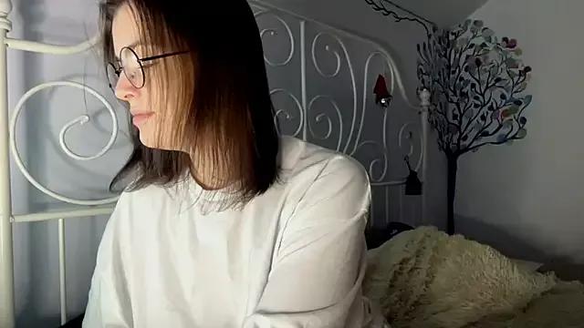 Explore our live girls sluts from our Custom and Multi clubs and checkout exclusive access to highly interactive content, such as shape, hair, titties, pussy type and many more.