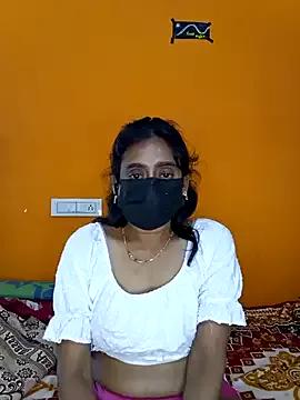 honeyqueen143 from StripChat is Freechat