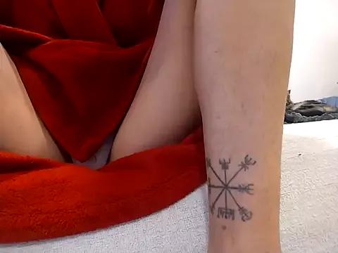 HoneySquirrel from StripChat is Freechat