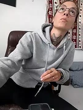 Explore our live girls sluts from our Custom and Multi clubs and checkout exclusive access to highly interactive content, such as shape, hair, titties, pussy type and many more.