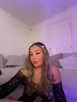 Honeyxoxxo from StripChat is Freechat