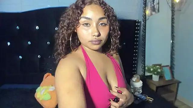 Honeyyy_Brown from StripChat is Freechat