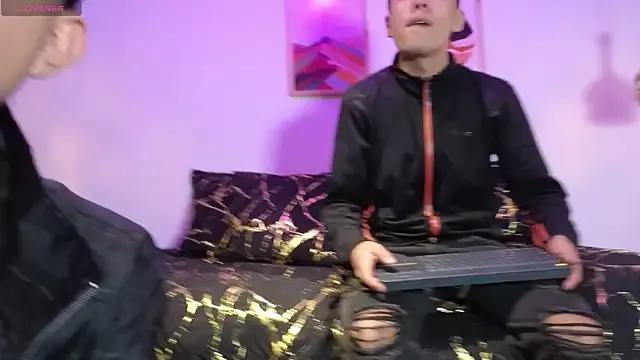Hoot_boyss webcams show profile image 