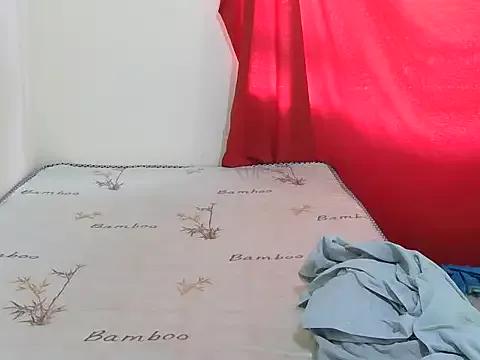 Horny-Alicia from StripChat is Freechat