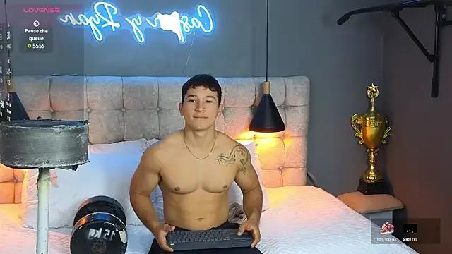 Explore our live girls sluts from our Custom and Multi clubs and checkout exclusive access to highly interactive content, such as shape, hair, titties, pussy type and many more.