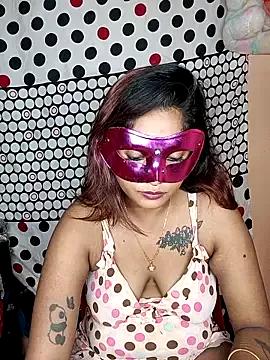 Horny_wife_Salu from StripChat is Freechat