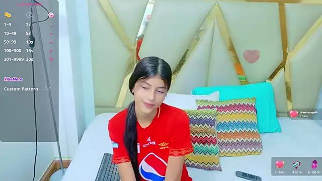 hornylittledaughter on StripChat