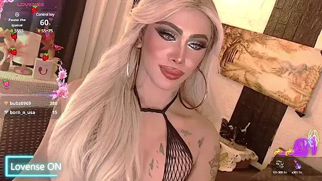 Hot_amanda_goddess from StripChat is Freechat