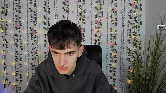 hot_dominic_ from StripChat is Freechat