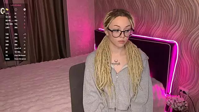 Explore our live girls sluts from our Custom and Multi clubs and checkout exclusive access to highly interactive content, such as shape, hair, titties, pussy type and many more.