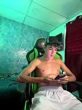 Explore our live girls sluts from our Custom and Multi clubs and checkout exclusive access to highly interactive content, such as shape, hair, titties, pussy type and many more.