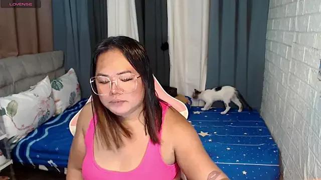 Explore our live girls sluts from our Custom and Multi clubs and checkout exclusive access to highly interactive content, such as shape, hair, titties, pussy type and many more.