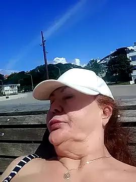 Hottie-Mom from StripChat