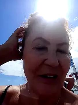Hottie-Mom from StripChat