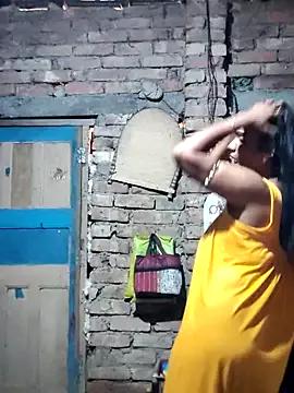 Hotty-dola from StripChat