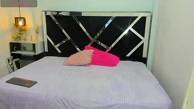 iisabella_noa from StripChat