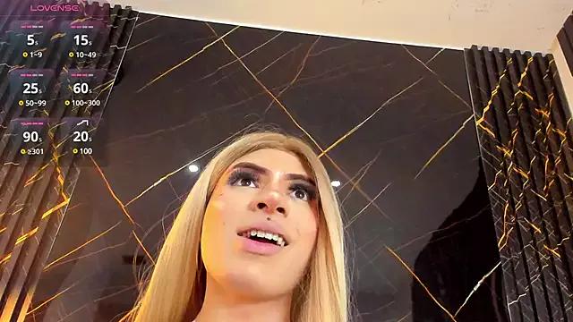 Im-Emily_ from StripChat is Freechat