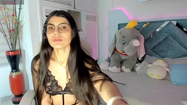 Explore our live girls sluts from our Custom and Multi clubs and checkout exclusive access to highly interactive content, such as shape, hair, titties, pussy type and many more.