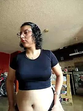 Im_Alma_ webcams show profile image 