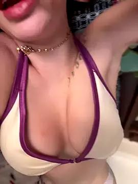 Im_Manu from StripChat