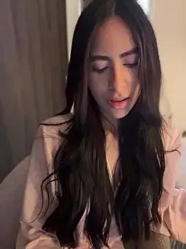 imsaraah from StripChat is Freechat