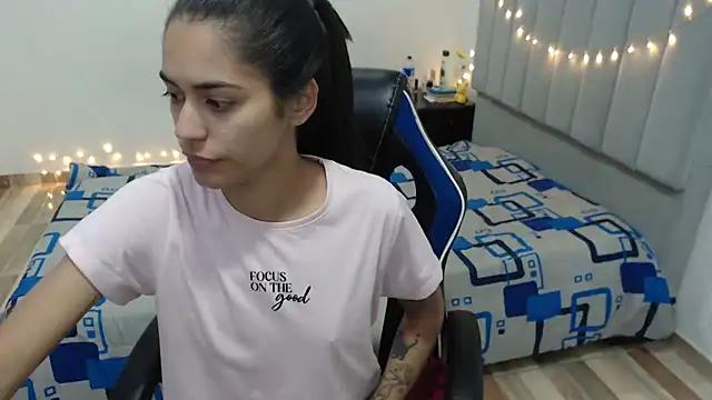 Explore our live girls sluts from our Custom and Multi clubs and checkout exclusive access to highly interactive content, such as shape, hair, titties, pussy type and many more.