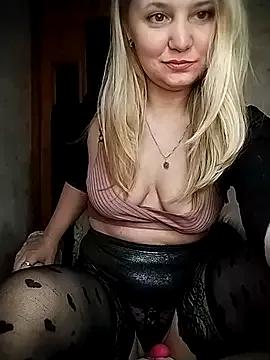 Explore our live girls sluts from our Custom and Multi clubs and checkout exclusive access to highly interactive content, such as shape, hair, titties, pussy type and many more.