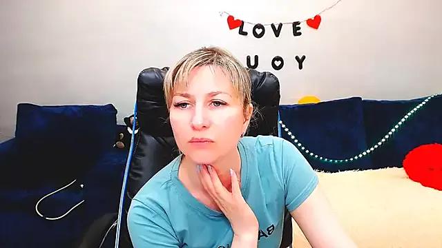 Explore our live girls sluts from our Custom and Multi clubs and checkout exclusive access to highly interactive content, such as shape, hair, titties, pussy type and many more.