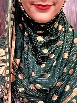 Indian-Aleena from StripChat is Freechat