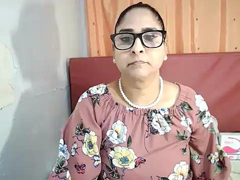 Indiankushy from StripChat