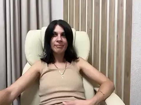 Explore our live girls sluts from our Custom and Multi clubs and checkout exclusive access to highly interactive content, such as shape, hair, titties, pussy type and many more.