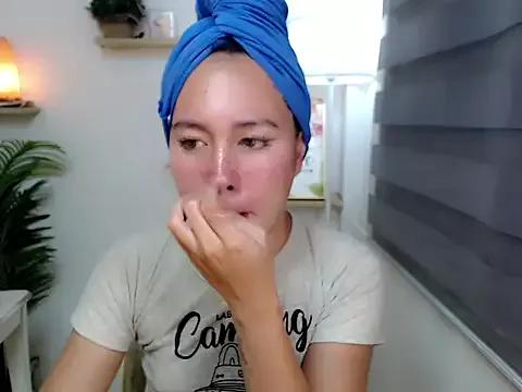 Innocent_katty from StripChat