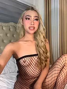 Innocent_yanixx69 from StripChat